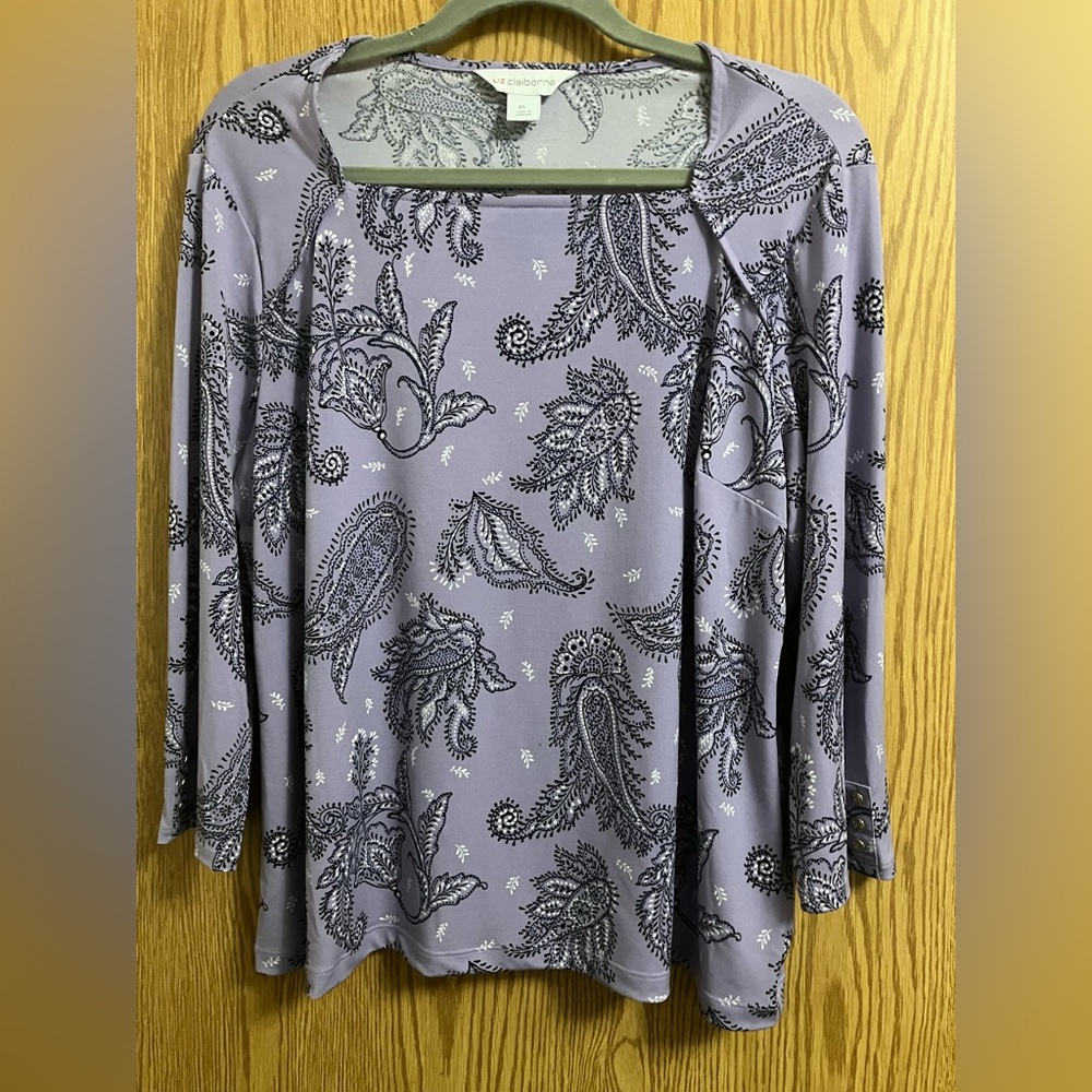 Liz Claiborne Purple Paisley Long Sleeve Top Petite Large Gold Button Accents‎